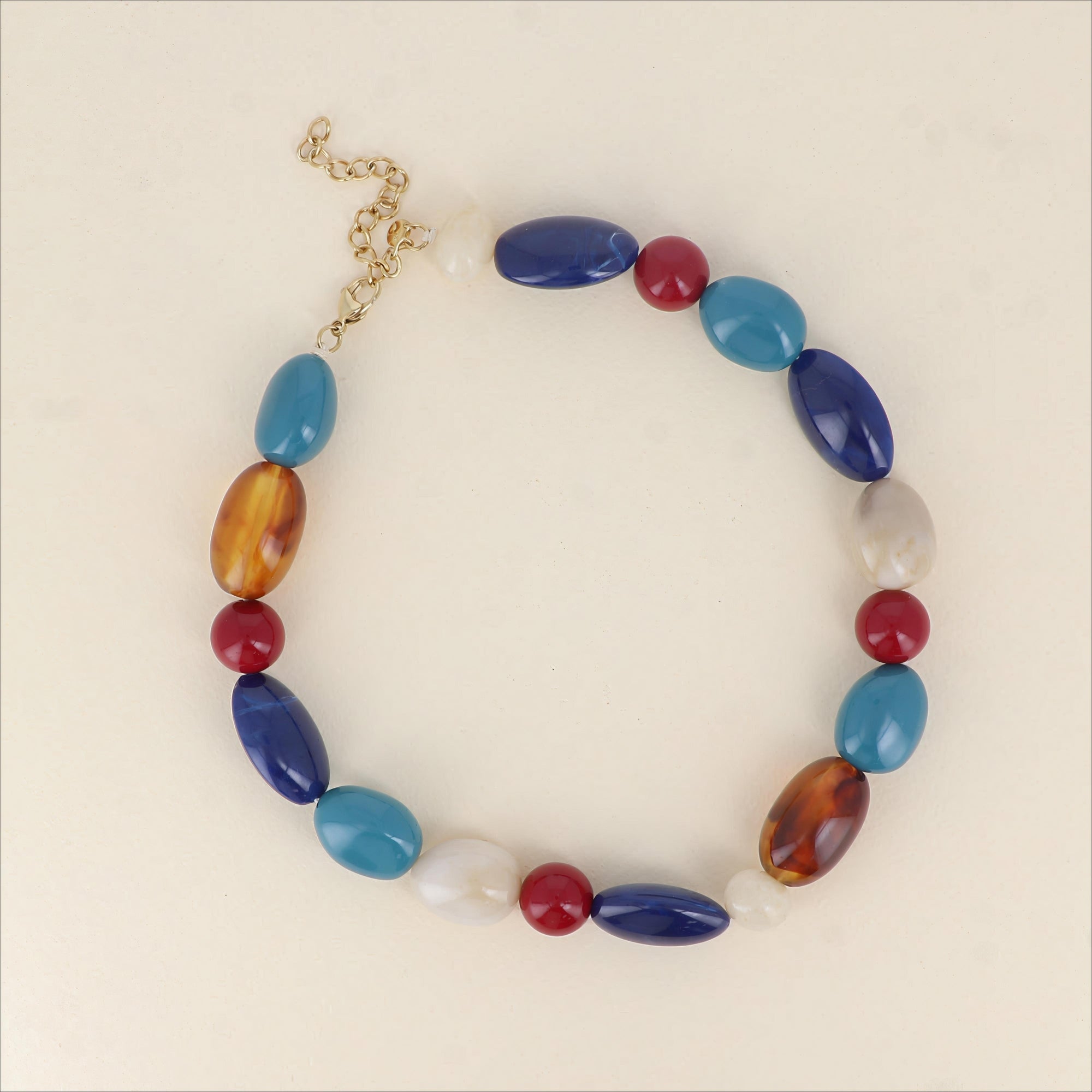 COLLIER NOLWENA - SUR CORDON, PERLES DE RÉSINE RONDES ET OVALES - BOHM Collier