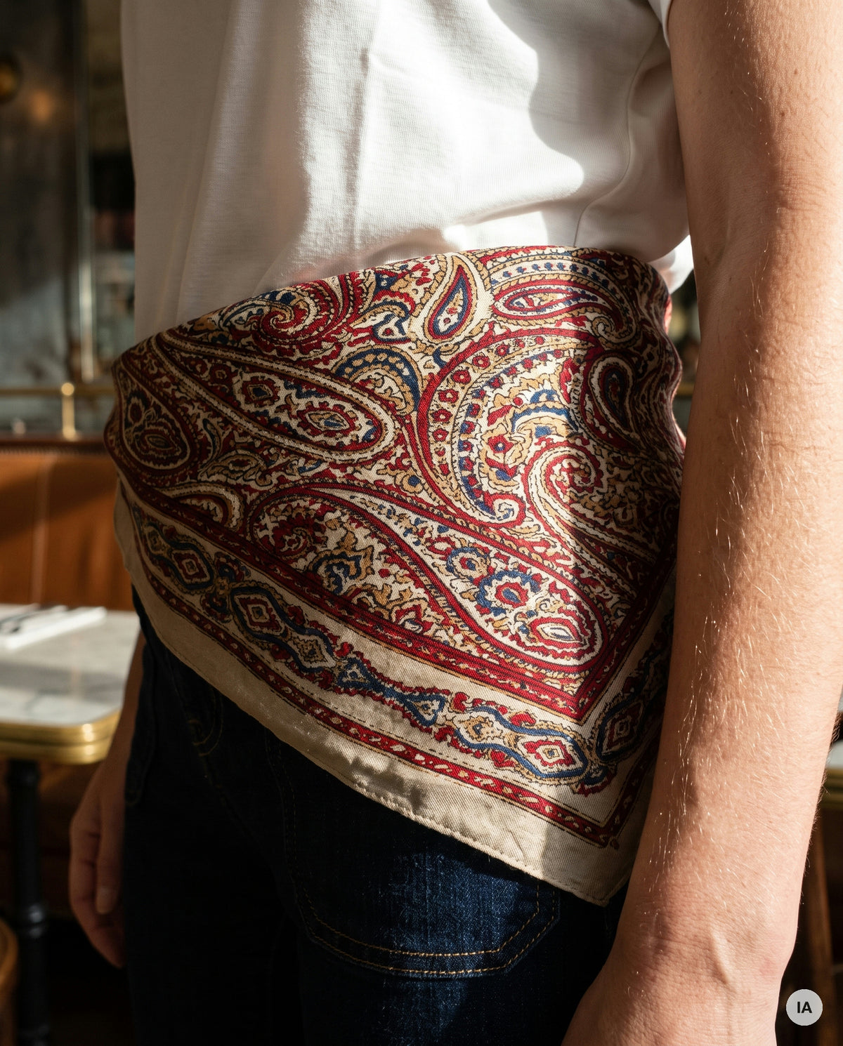 FOULARD CLARICE ROUGE - YCOO Ceinture — Image générée par IA