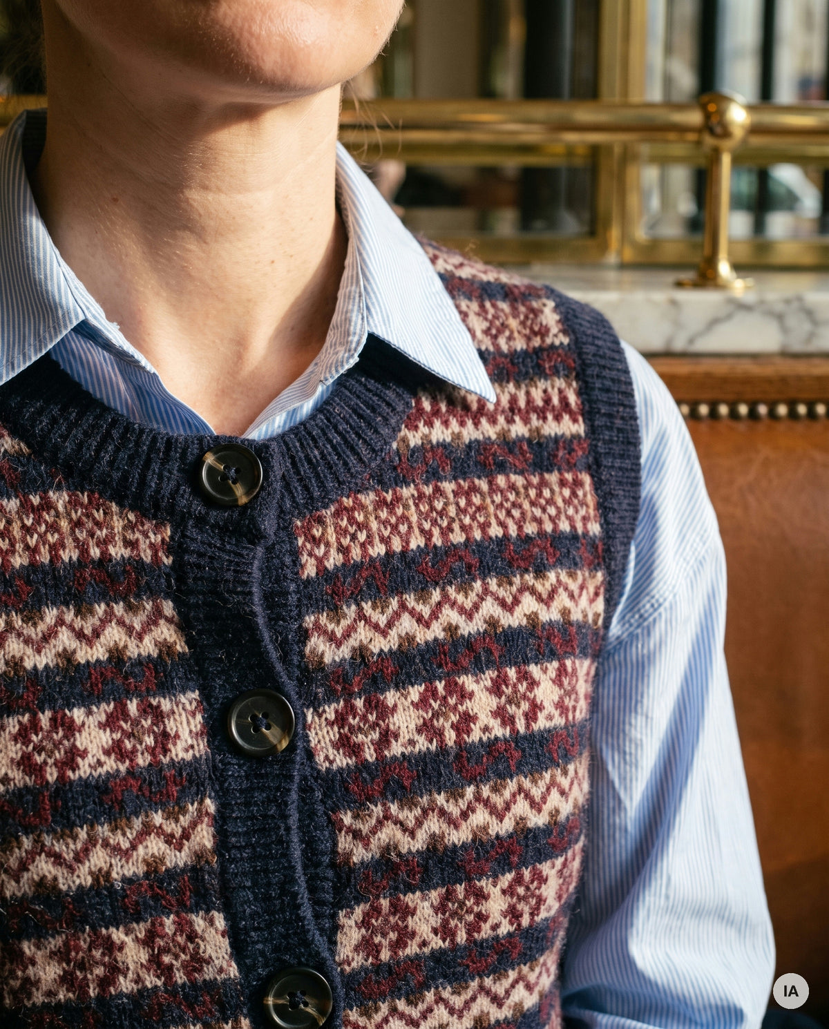 GILET ALIENA NAVY - ORFEO Pull — Image générée par IA