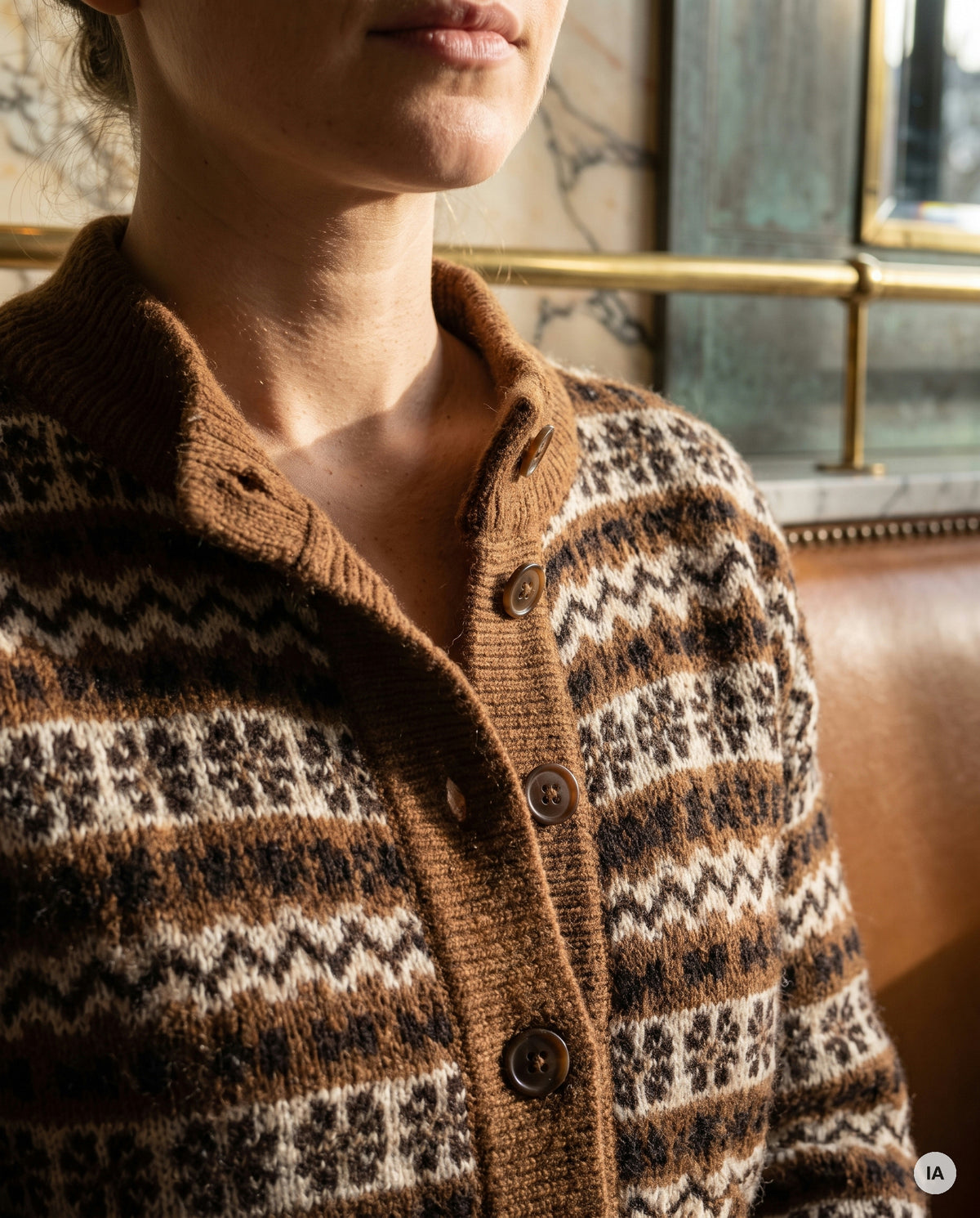 GILET BRIGITTA CHOCOLAT - ORFEO Pull — Image générée par IA