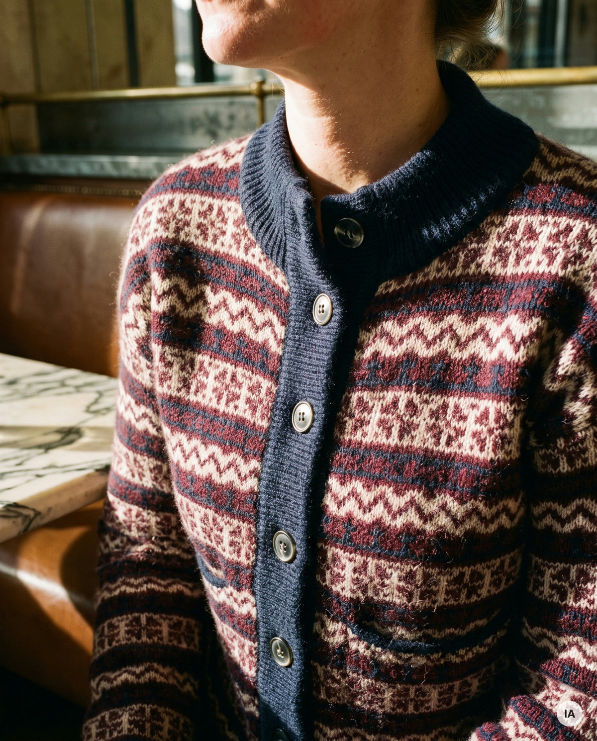 GILET BRIGITTA NAVY - ORFEO Pull — Image générée par IA
